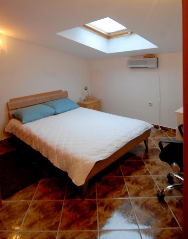 Guesthouse Konti Rijeka Bilik gambar