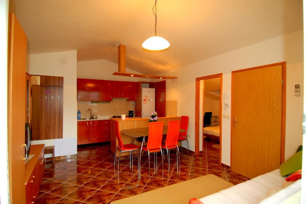 Guesthouse Konti Rijeka Bilik gambar