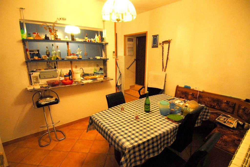 Guesthouse Konti Rijeka Bilik gambar